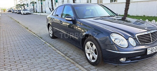 Mercedes E 240