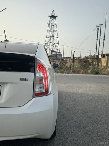 Toyota Prius 2014, 300,000 km - 1.8 л - Bakı