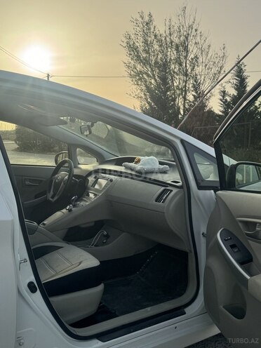 Toyota Prius 2014, 300,000 km - 1.8 л - Bakı