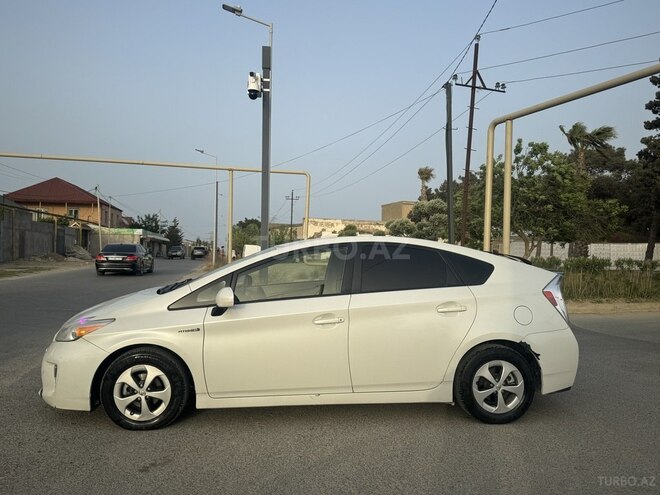 Toyota Prius 2014, 300,000 km - 1.8 л - Bakı