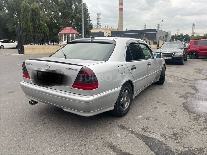 Mercedes C 240