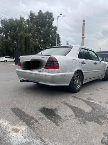 Mercedes C 240