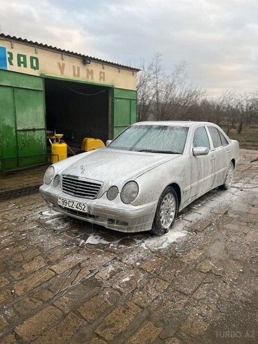 Mercedes E 280