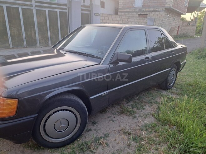 Mercedes 190 1992, 426,000 km - 2.3 l - Sabirabad