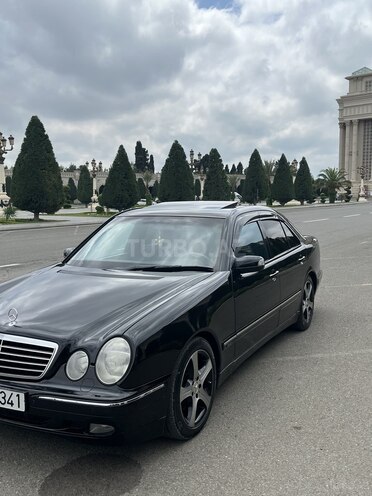 Mercedes E 320