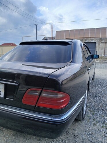 Mercedes E 240 1998, 393,016 km - 2.4 l - Bakı