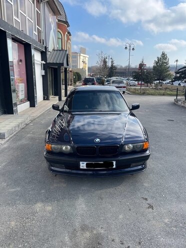 BMW 728 1999, 400,000 km - 2.8 л - Quba
