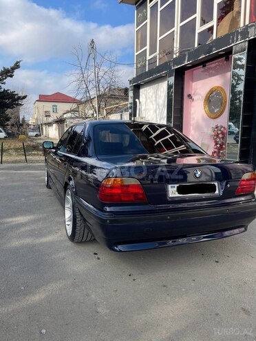 BMW 728 1999, 400,000 km - 2.8 л - Quba