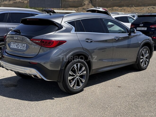 Infiniti QX30