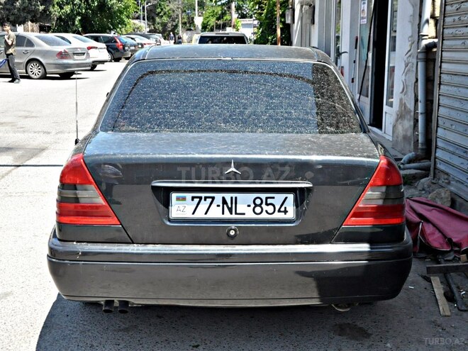 Mercedes C 180