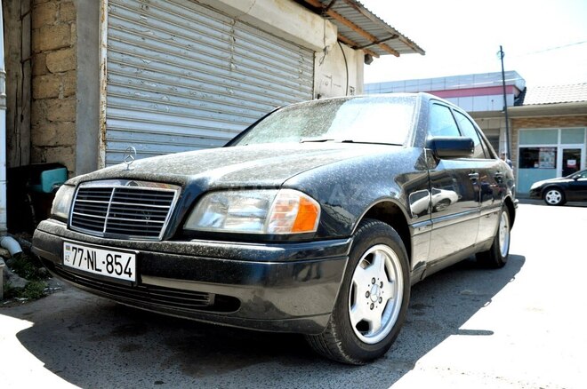 Mercedes C 180