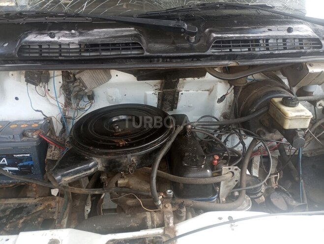 GAZ 3302-744 2001, 450,000 km - 2.4 l - Quba