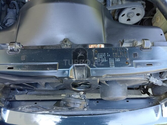 Mercedes E 230 1996, 412,000 km - 2.3 l - Sabirabad