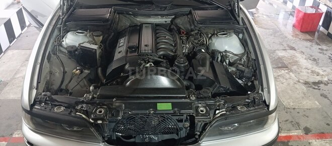 BMW 528 1996, 353,000 km - 2.8 l - Bakı