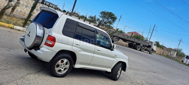 Mitsubishi Pajero io