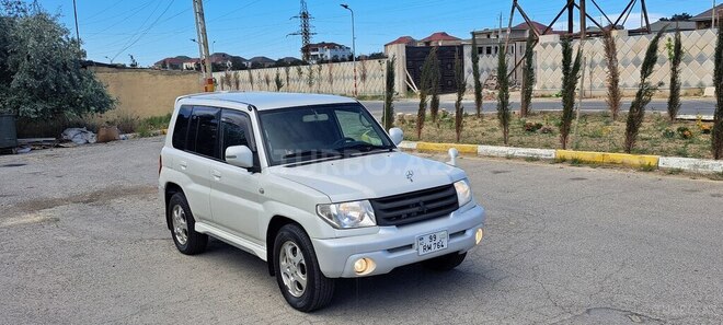 Mitsubishi Pajero io