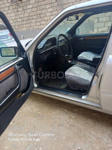 Mercedes E 250 1990, 523,652 km - 2.5 l - Bakı
