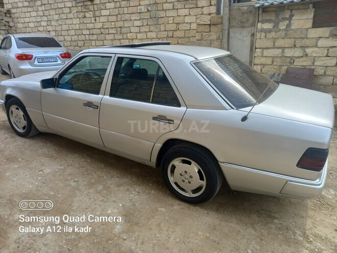 Mercedes E 250 1990, 523,652 km - 2.5 l - Bakı