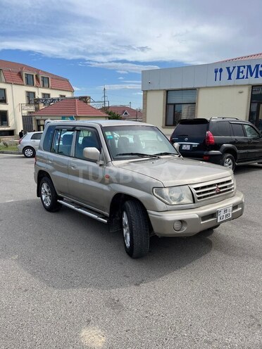 Mitsubishi Pajero io