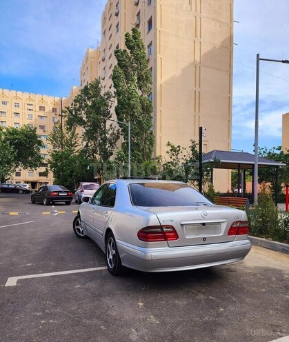 Mercedes E 270 2000, 428,000 km - 2.7 l - Bakı