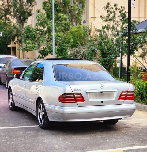 Mercedes E 270 2000, 428,000 km - 2.7 l - Bakı
