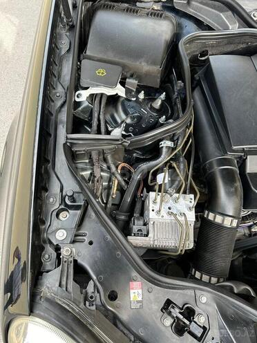 Mercedes E 240 2002, 227,500 km - 2.4 l - Bakı