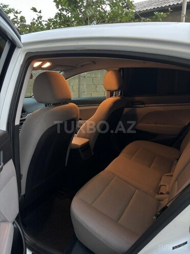 Hyundai Elantra 2017, 143,000 km - 2.0 л - Bakı
