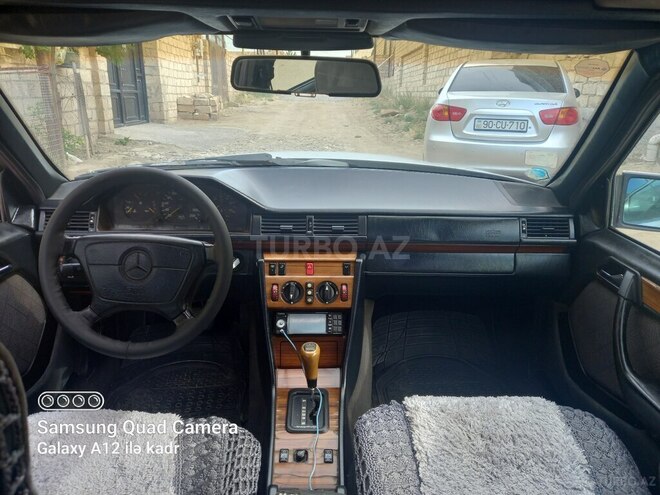 Mercedes E 250 1994, 548,256 km - 2.5 l - Bakı