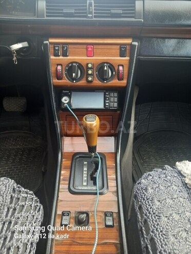 Mercedes E 250 1994, 548,256 km - 2.5 l - Bakı