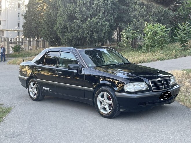 Mercedes C 230