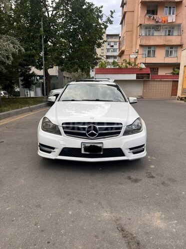 Mercedes C 200