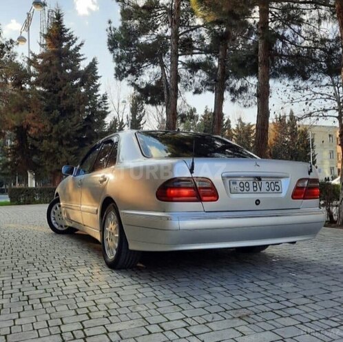 Mercedes E 220 d 1999, 421,000 km - 2.2 л - İmişli