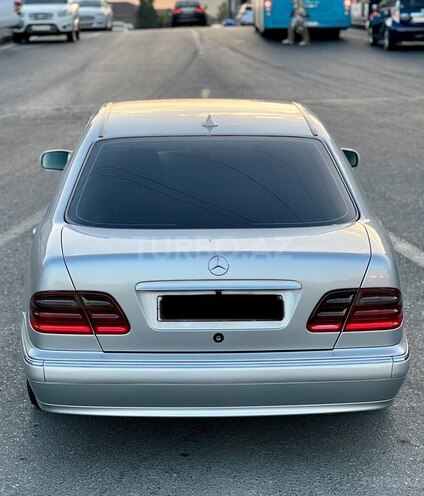 Mercedes E 220 d 2000, 418,000 km - 2.2 l - Bakı
