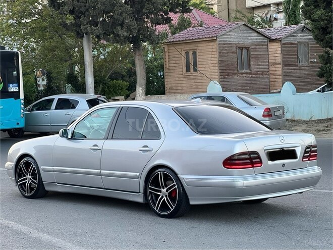Mercedes E 220 d 2000, 418,000 km - 2.2 l - Bakı
