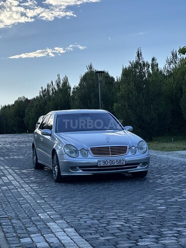 Mercedes E 320