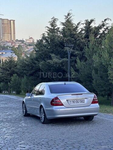 Mercedes E 320