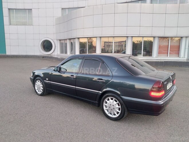 Mercedes C 240 1999, 340,220 km - 2.4 l - Qazax