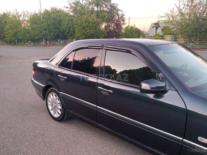 Mercedes C 240 1999, 340,220 km - 2.4 l - Qazax