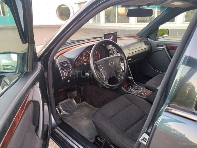 Mercedes C 240 1999, 340,220 km - 2.4 l - Qazax
