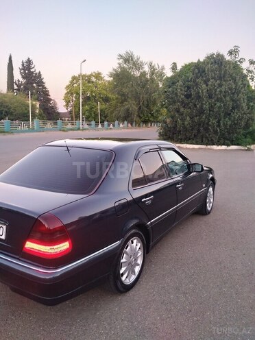 Mercedes C 240 1999, 340,220 km - 2.4 l - Qazax