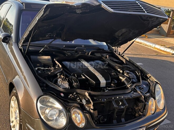 Mercedes E 320 2002, 299,000 km - 3.2 л - Bakı