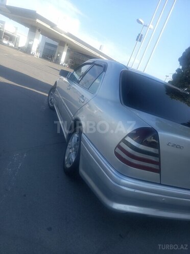 Mercedes C 200