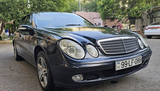 Mercedes E 200