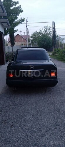 Mercedes E 250 1994, 374,000 km - 2.5 л - Sabirabad