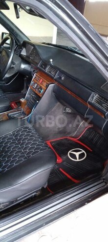 Mercedes E 250 1994, 374,000 km - 2.5 л - Sabirabad