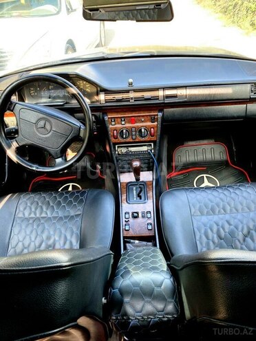 Mercedes E 250 1994, 374,000 km - 2.5 л - Sabirabad