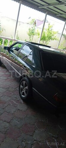 Mercedes E 250 1994, 374,000 km - 2.5 л - Sabirabad