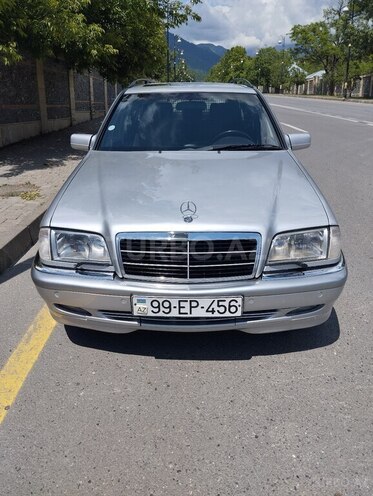 Mercedes C 240