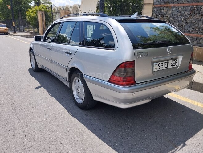 Mercedes C 240