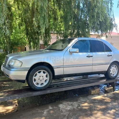Mercedes C 230 1997, 421,749 km - 2.3 l - Yevlax